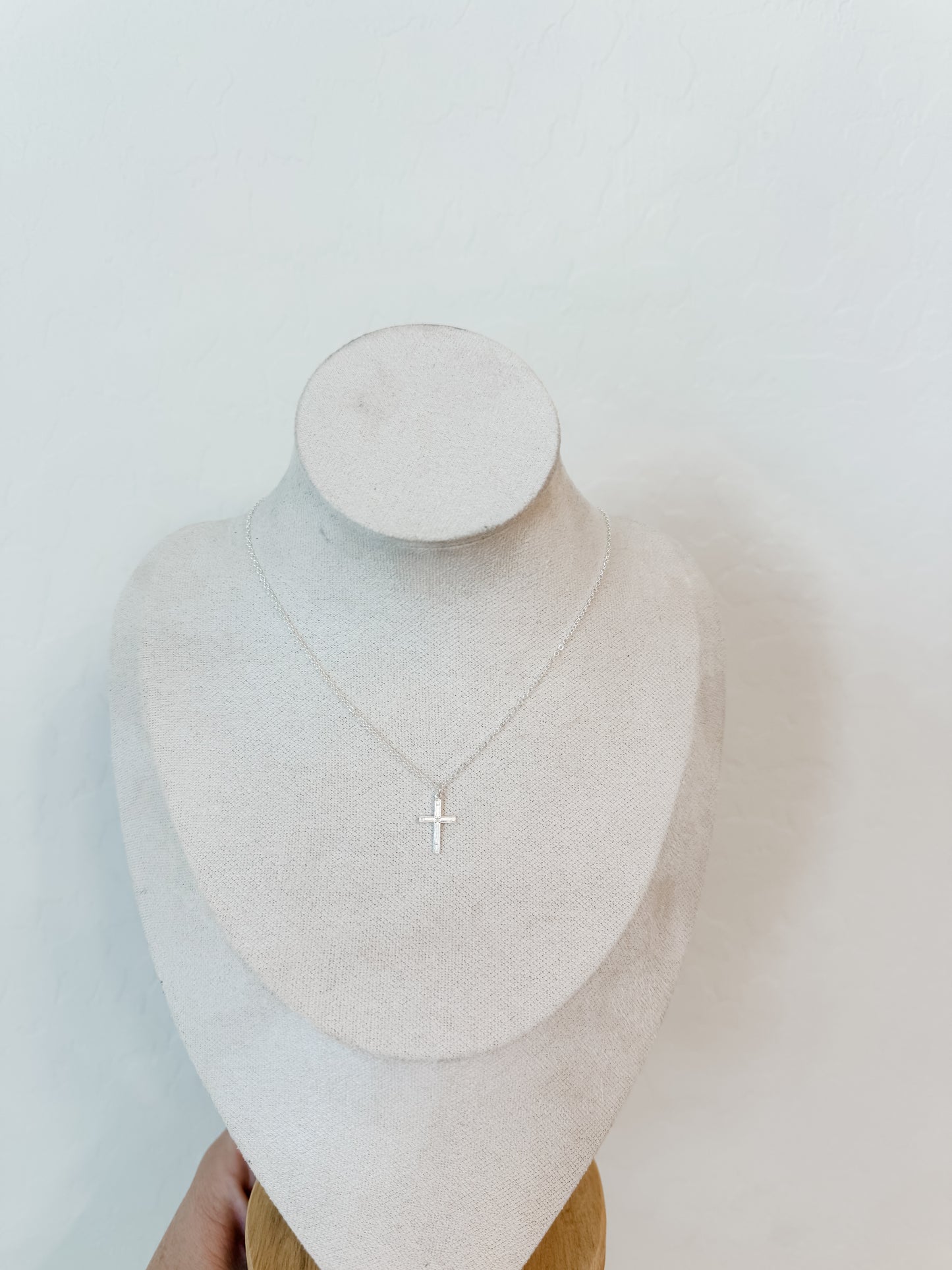 CRUZ | sterling silver cable chain with cross pendant