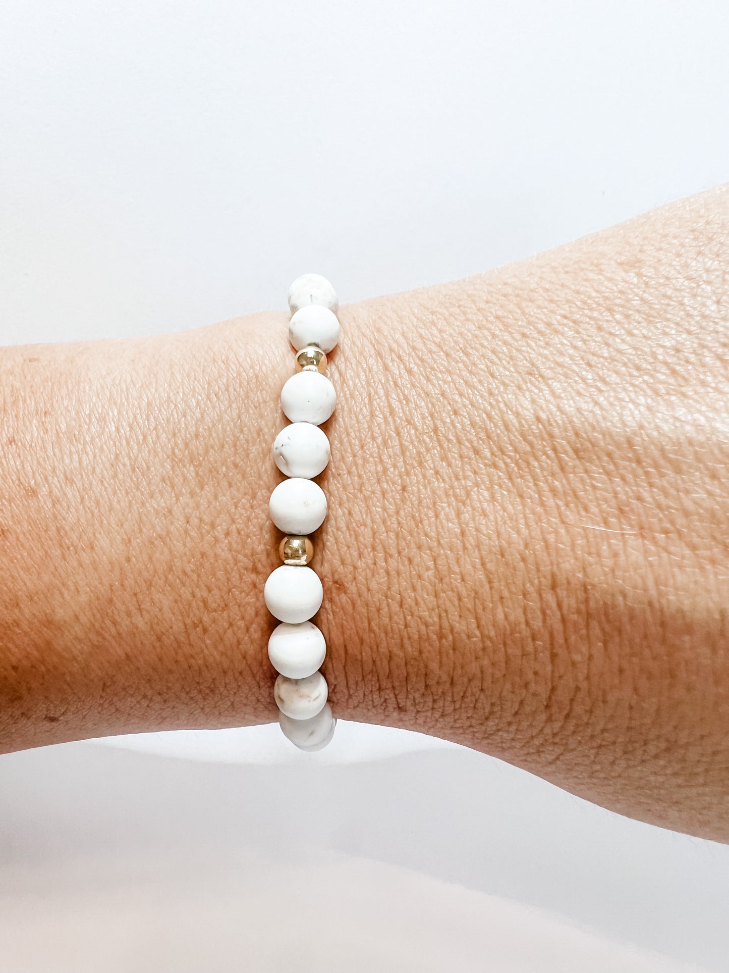 ISLA | white