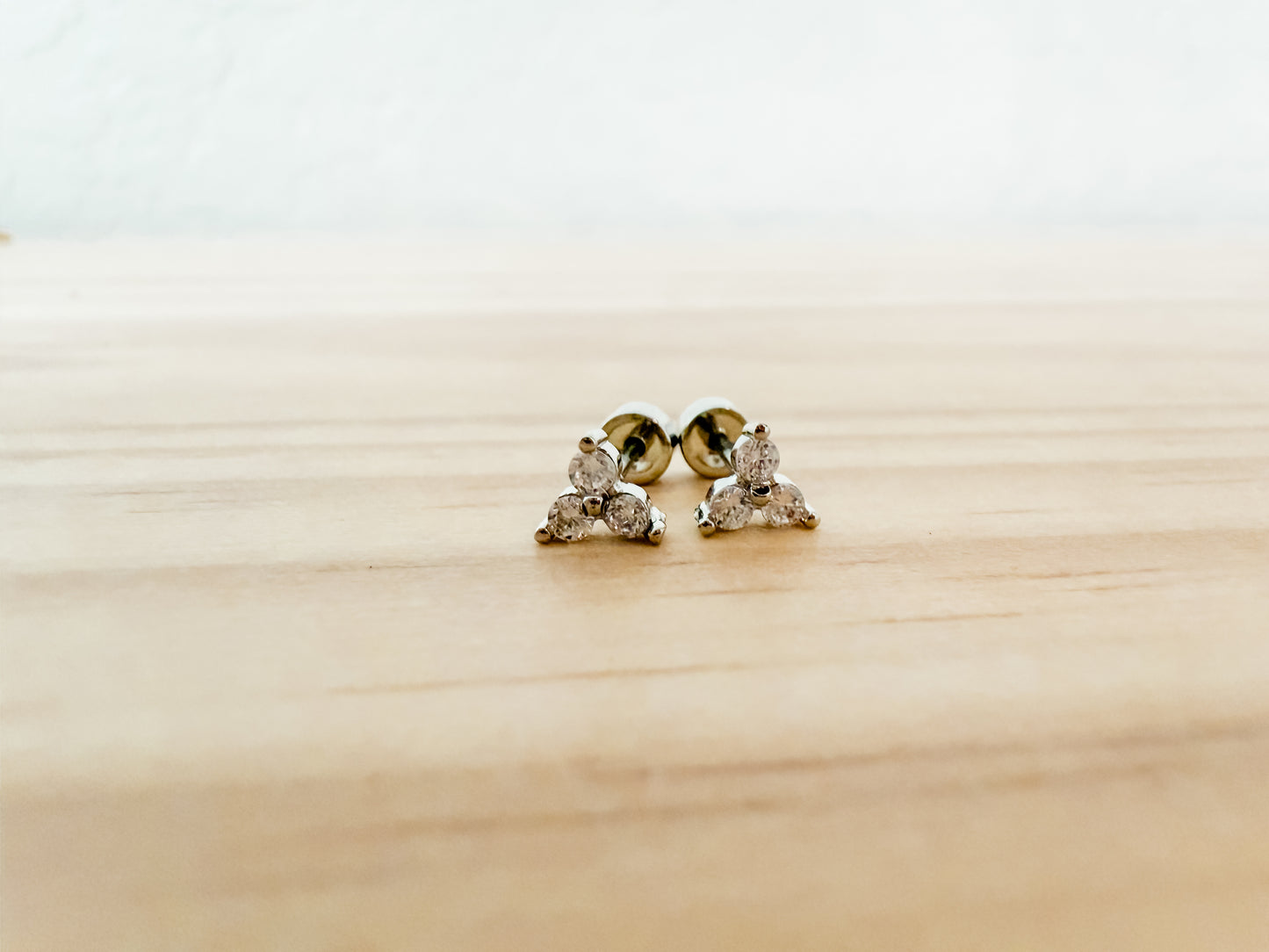Tri Star | silver stainless steel screwback stud