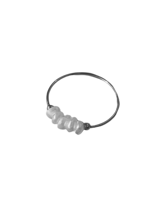 ANNIE | stainless steel ring with pearl accent in silver