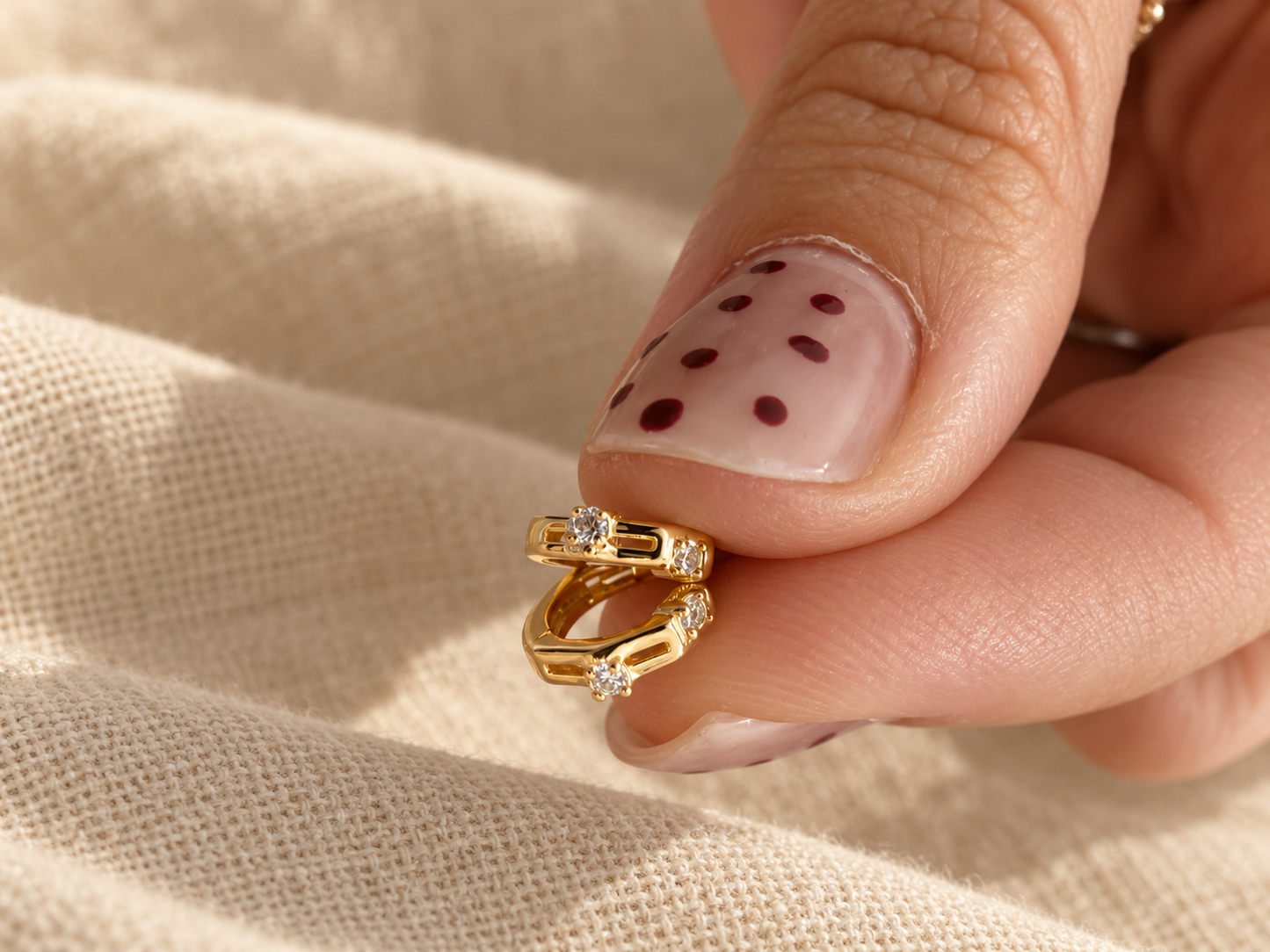 THE TINY HOOP | GOLD