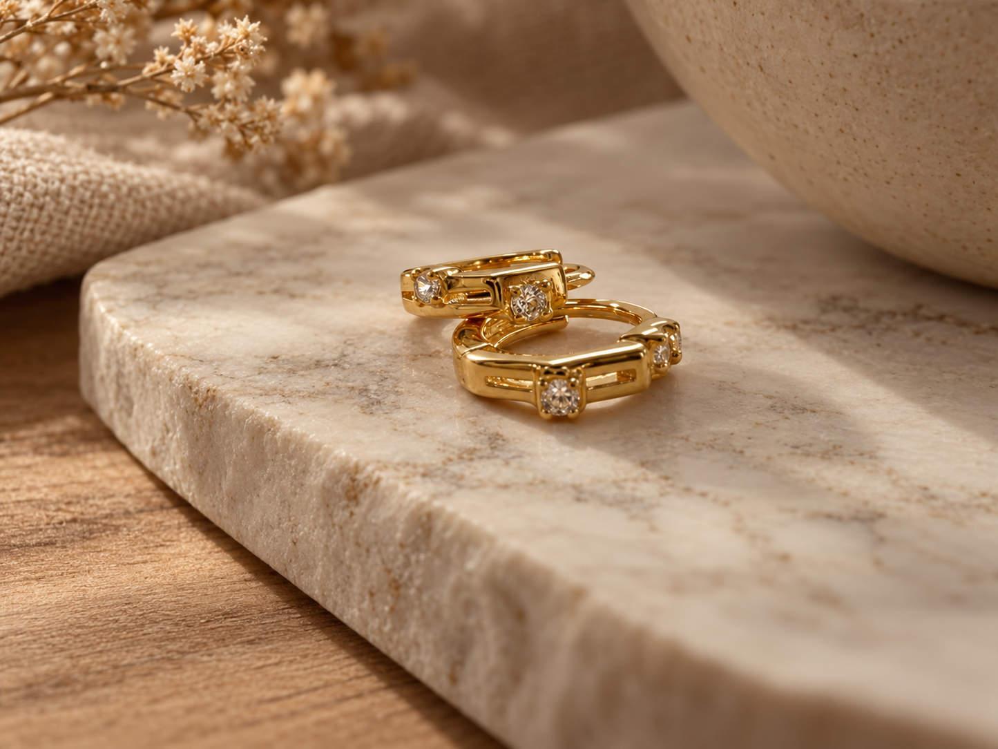 THE TINY HOOP | GOLD