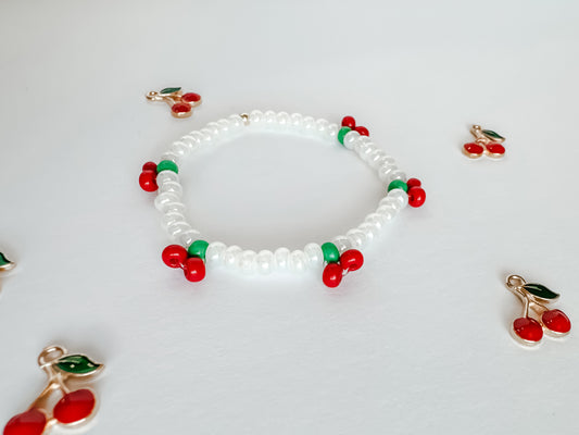 Cherry on top | beaded bracelet