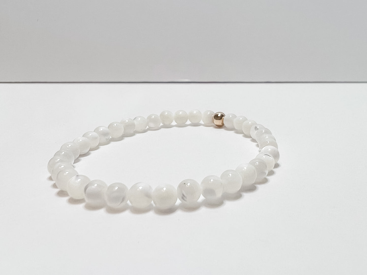 PEARL | mother of pearl beaded bracelet